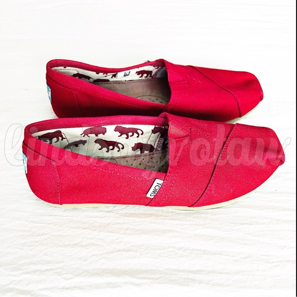 Toms Shoes - ♥️ TOMS ~ RED Original Classic Slip-ons ~ Size 8 ♥️